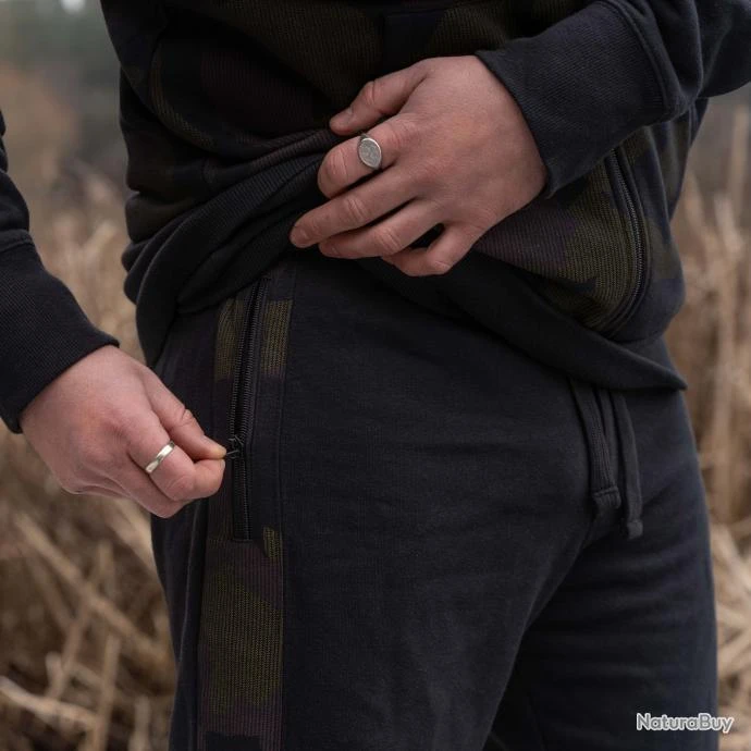 Avid Carp Distortion Onesie S â Image 9